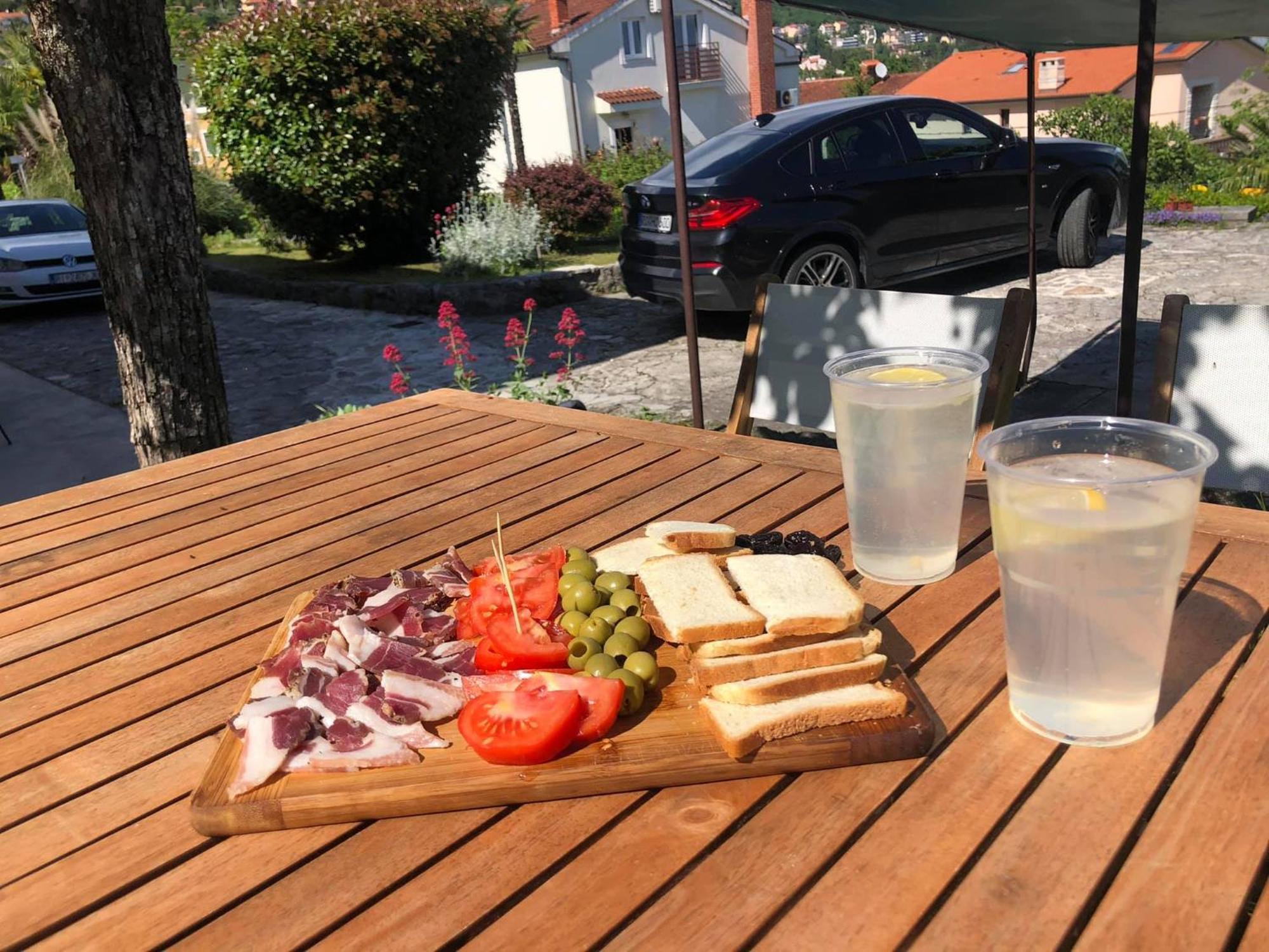 Perla - With Sea View