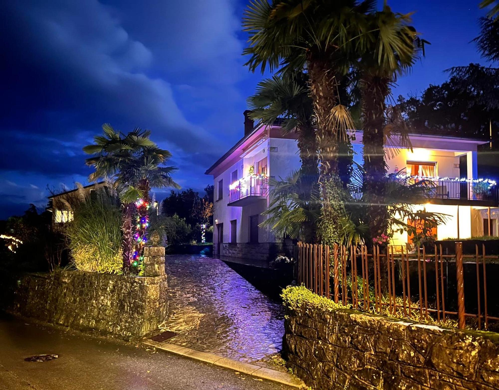 Perla - With Sea View Apartment