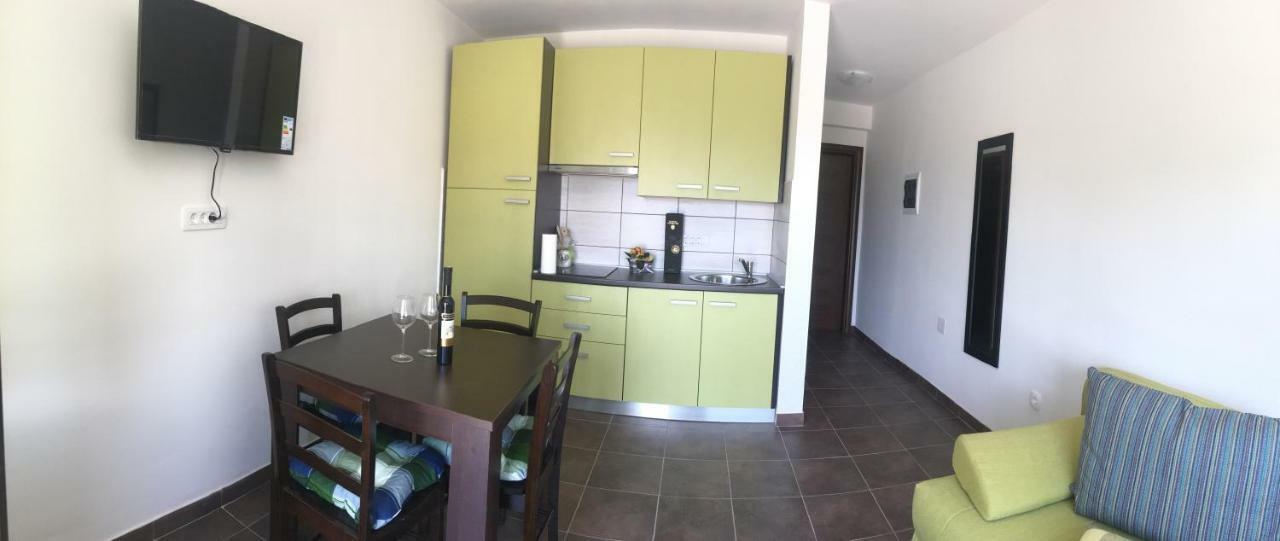 Perla - With Sea View Apartment *