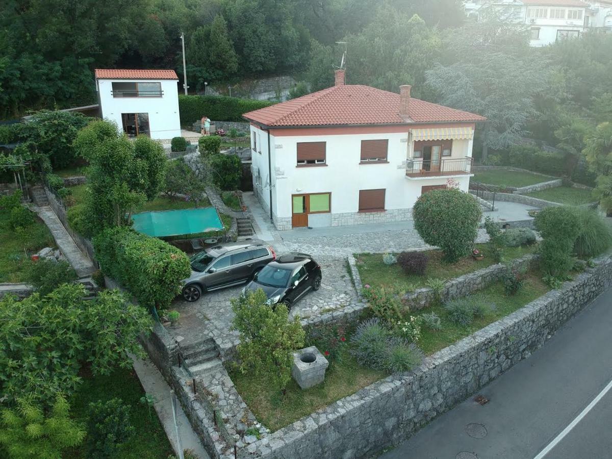 Perla - With Sea View Apartment